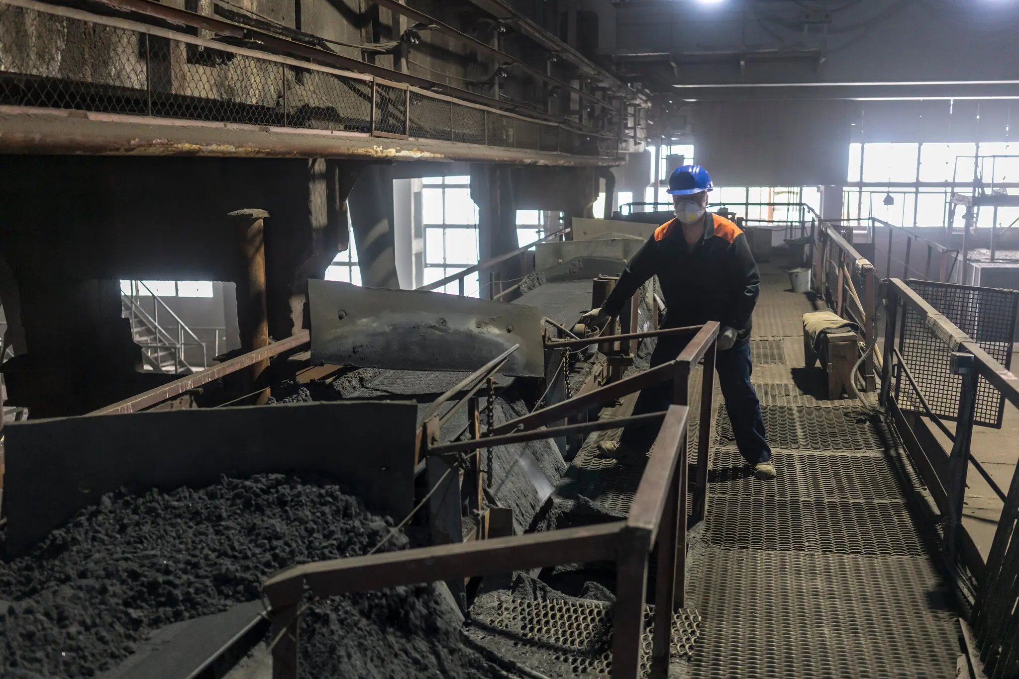 Всередині титанової шахти в Житомирській області України. Президент Трамп неодноразово висував ідею обміну допомоги США на важливі для України корисні копалини.